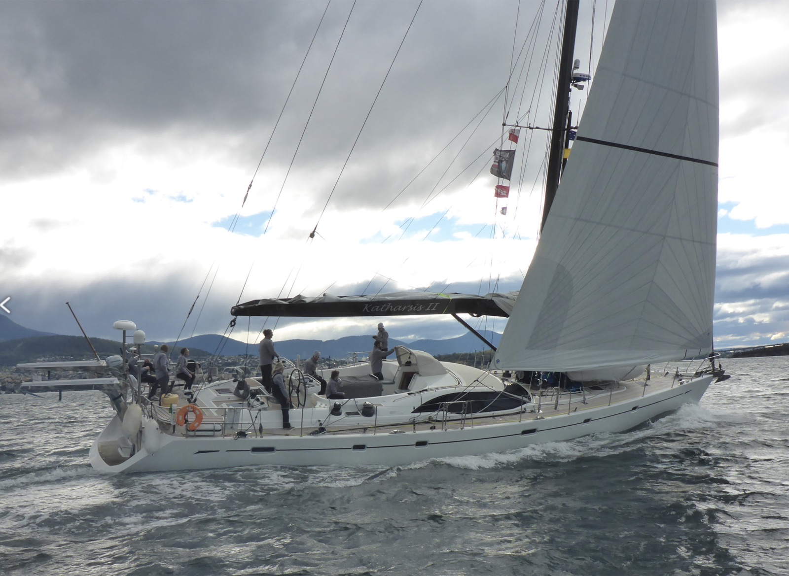 Katharsis II au mouillage à Hobart